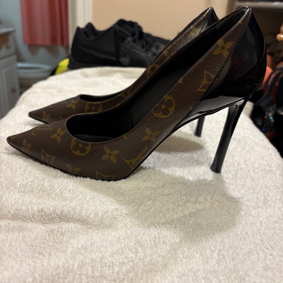 Louis Vuitton  Cherie pumps size 40 - Picture 7 of 9